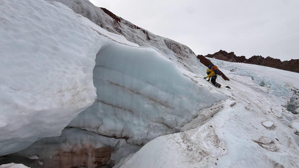 Florida man injured climbing California's Mount Shasta rescued after 2 nights in freezing temps — CBS Bay Area (KPIX), Columbia Heights Health news