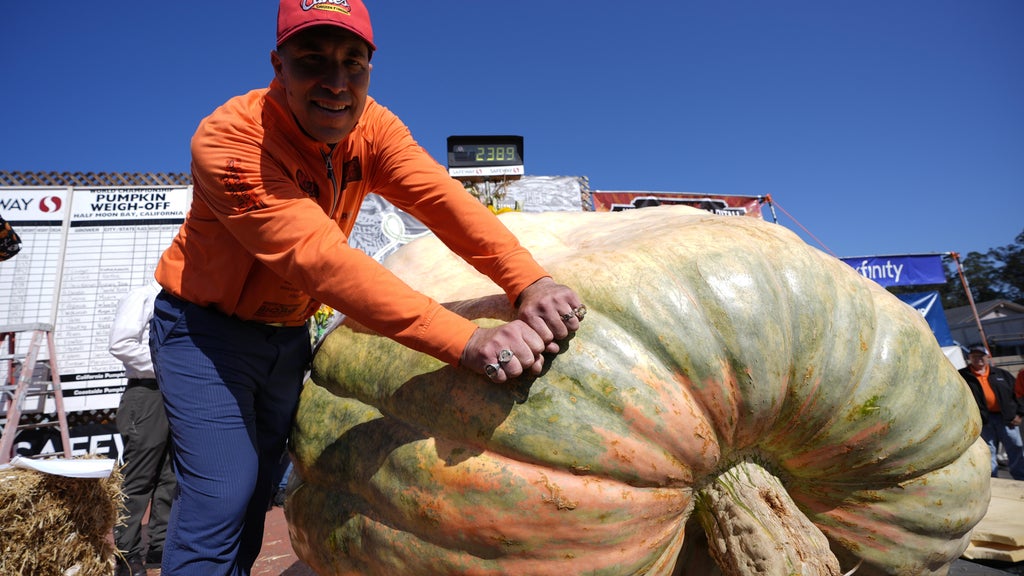 Anoka County pumpkin grower wins California title for 5th time in 7 years — WCCO / CBS Minnesota, Columbia Heights Arts news