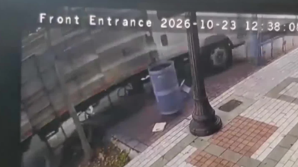 Landscaping truck crashes into bus bench, 3 North Miami businesses, sending 2 passengers to the hospital — CBS Miami, Columbia Heights Real Estate news