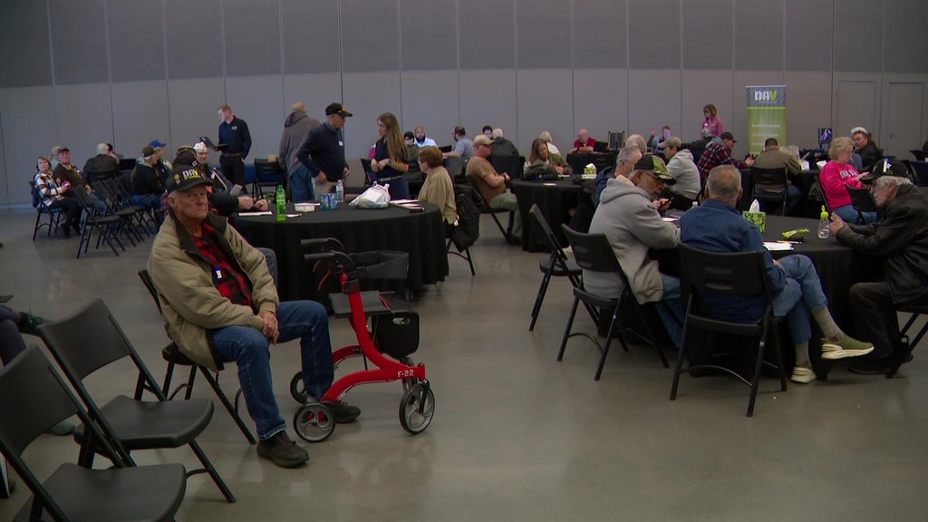 Minnesota veterans receiving claims assistance, health exams at clinic — WCCO / CBS Minnesota, Columbia Heights Arts news