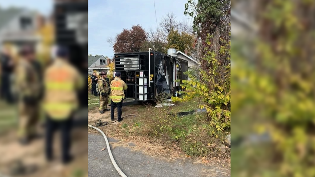 3 adults hospitalized after fire at food truck on St. Paul's east side — WCCO / CBS Minnesota, Columbia Heights Dining news