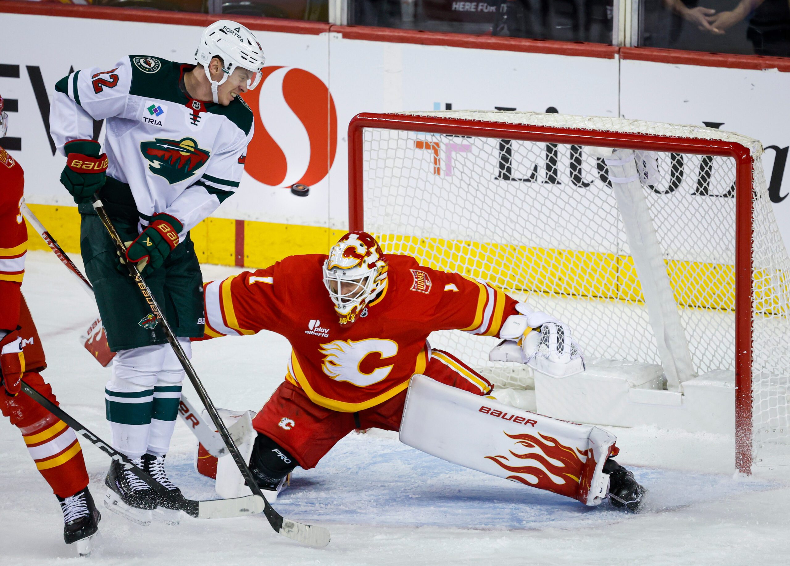 Cooley makes 36 saves in the Flames’ 2-1 victory over the Wild — KSTP 5, Columbia Heights Sports news