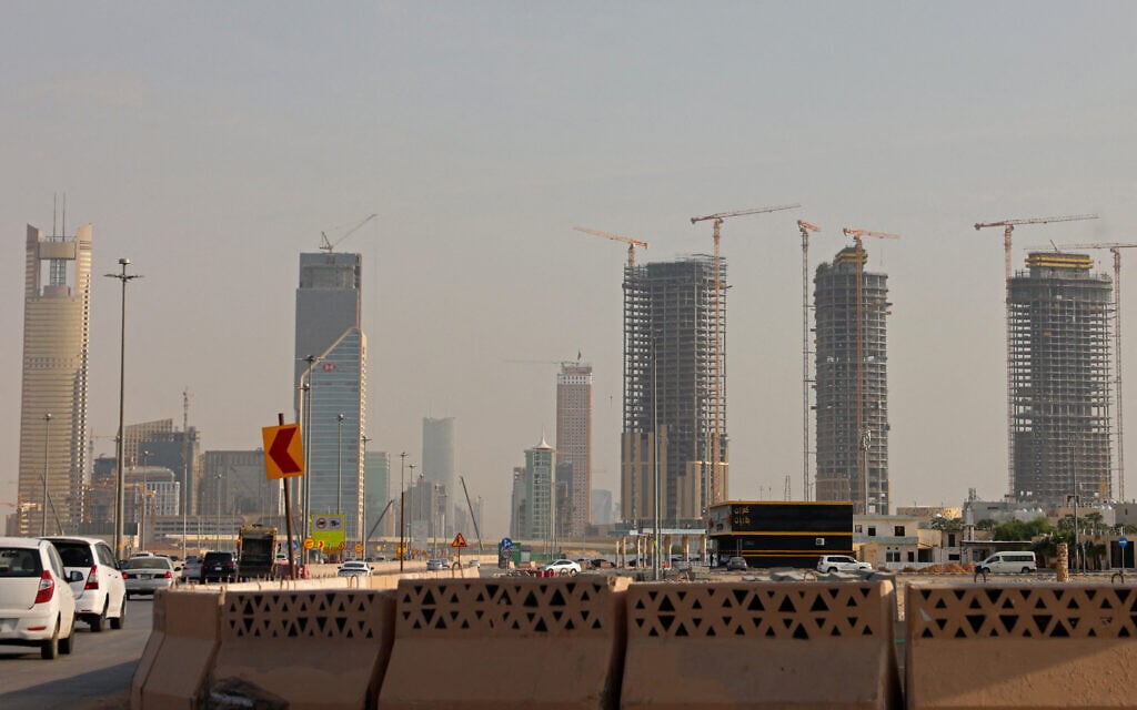 US airlines warned to exercise caution in Saudi airspace after 2nd deadly airport attack — Times of Israel, Columbia Heights Technology news