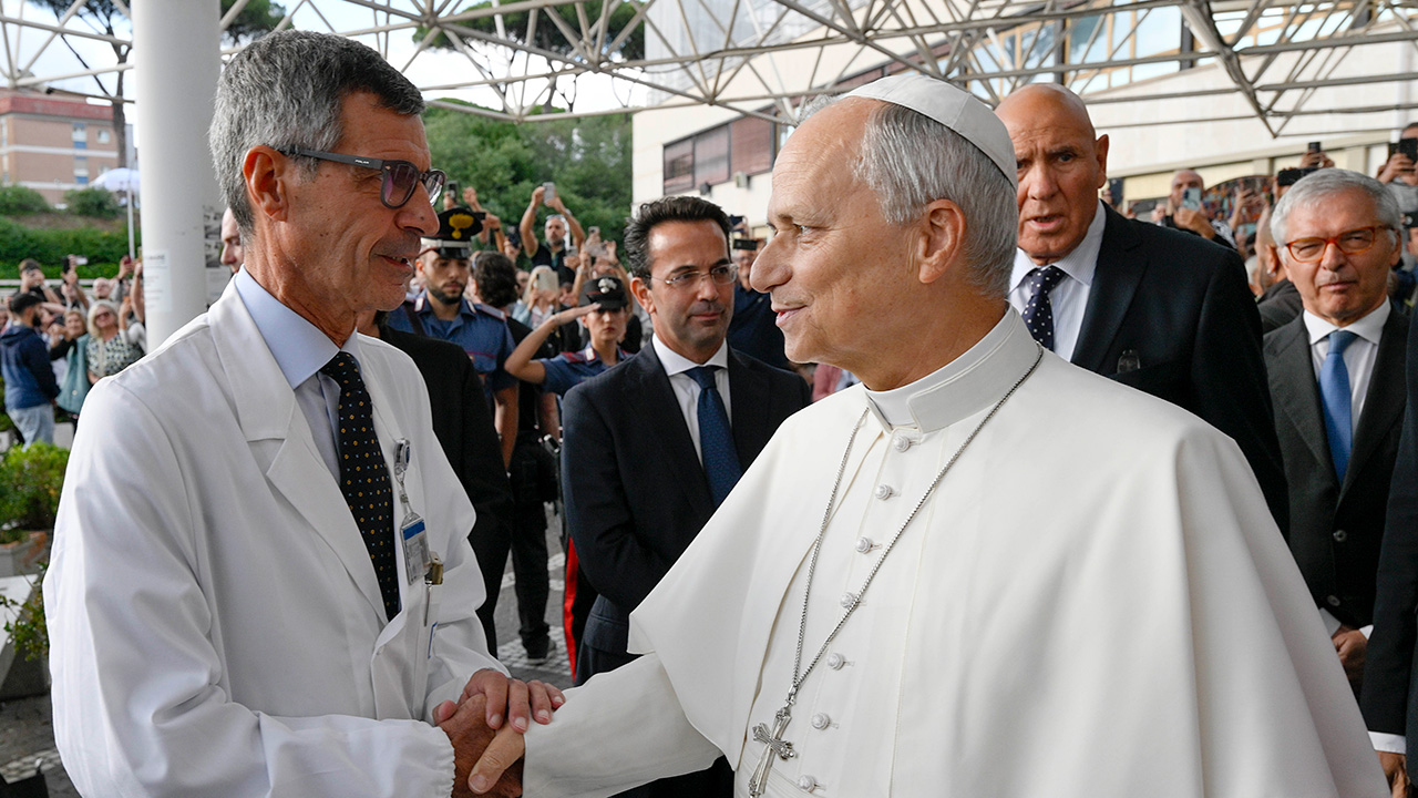 Pope Leo returns to Vatican, four days after lung cancer surgery — FOX 9, Columbia Heights Health news